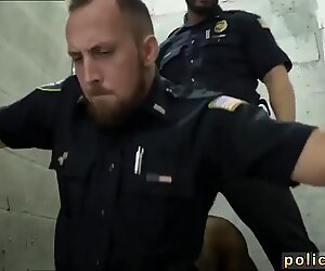 Vídeo japão urso policial gays sexo e pênis grande polícia gays fodendo o policial branco com