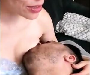 Istri mendapat double orgasme dari menyusui suaminya